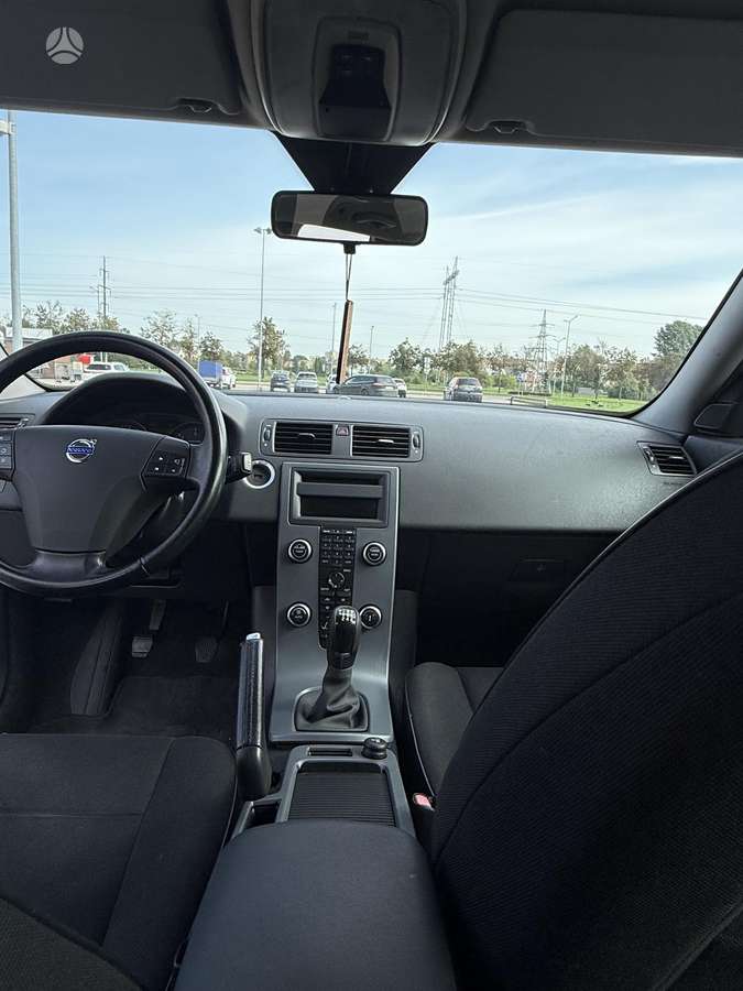 Volvo V50 2010 — photo 26