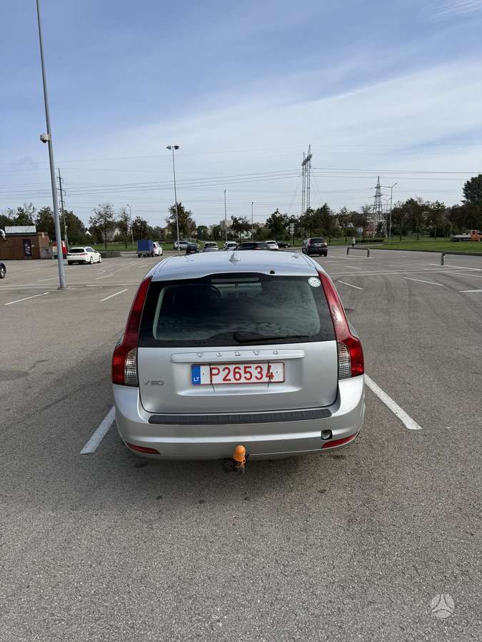 Volvo V50 2010 — photo 9