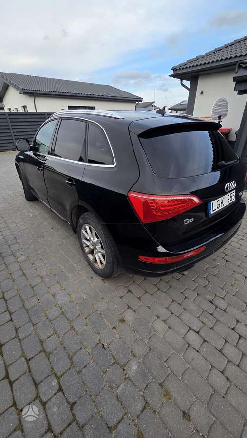 Audi Q5 2011 — engine 1984 cm³, 211 HP (155kW)