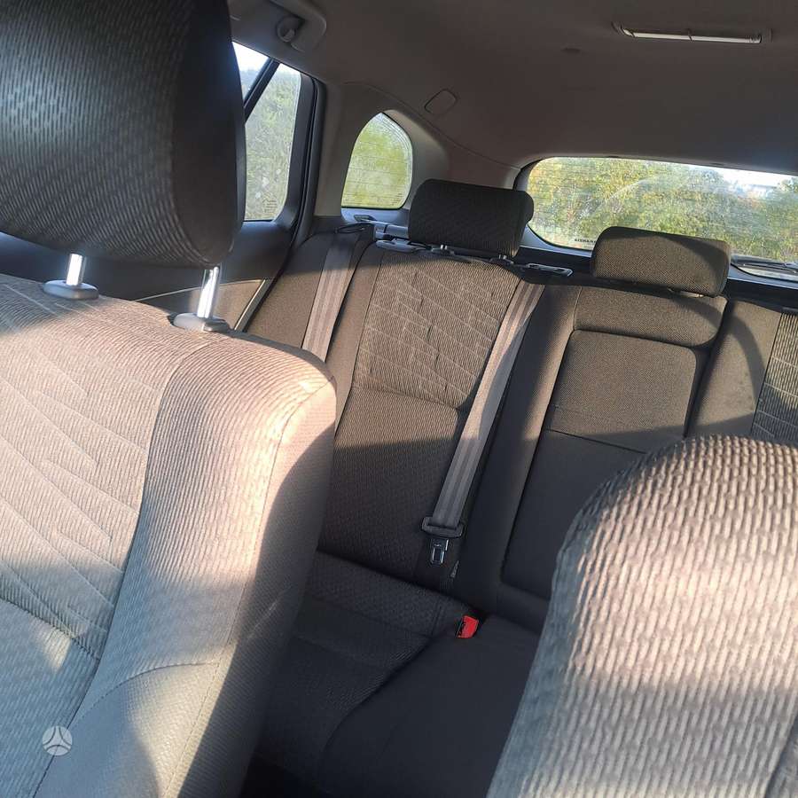 Toyota Avensis 2009 — photo 6