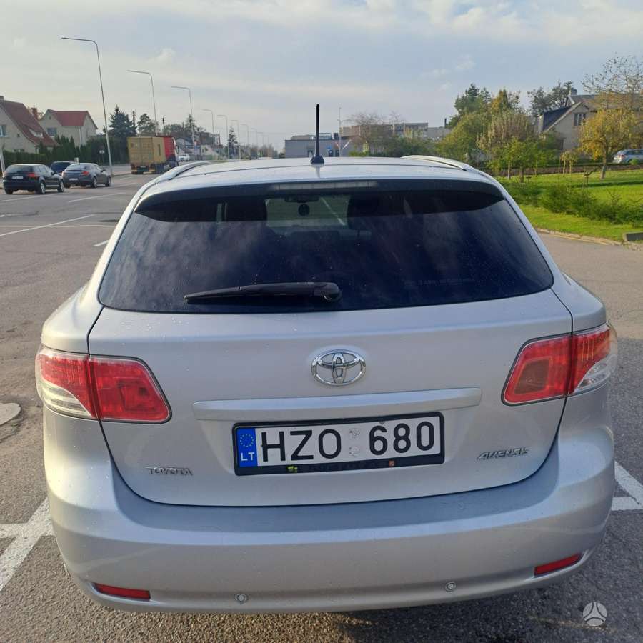 Toyota Avensis 2009 — photo 8