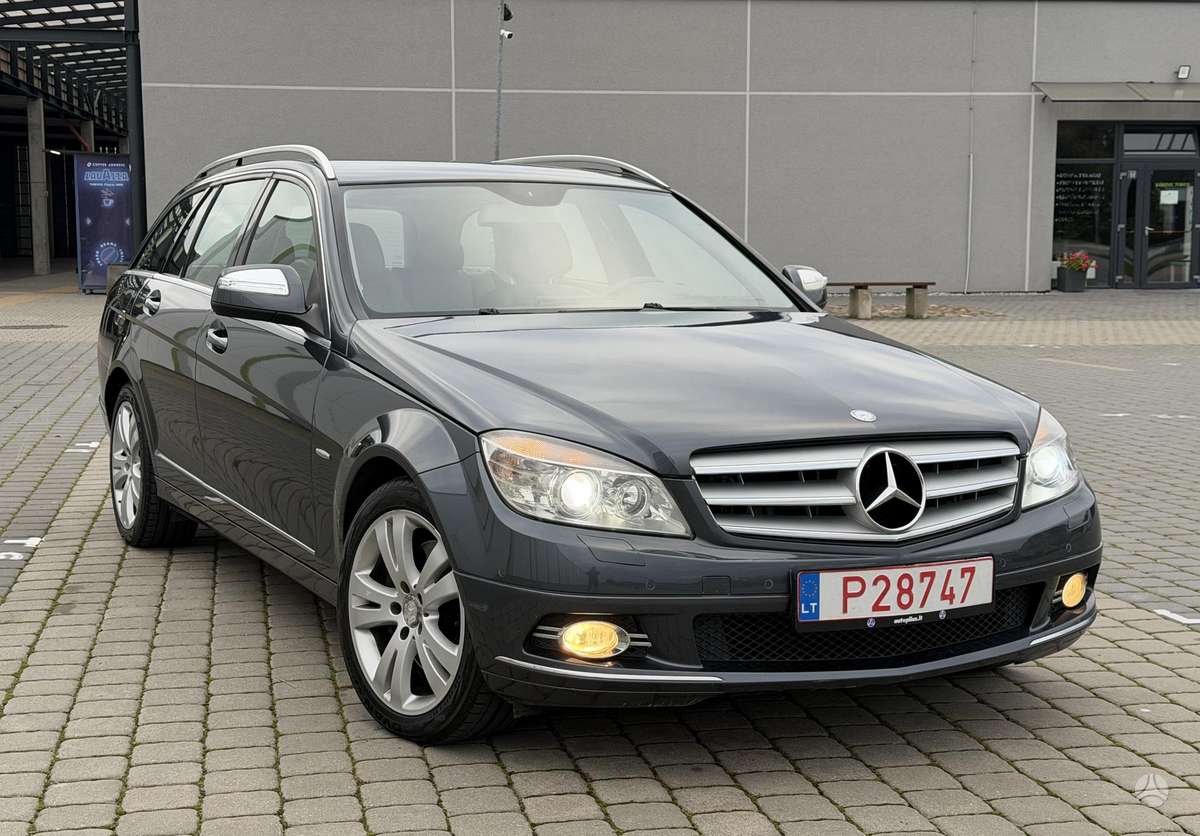 Mercedes-Benz C320 2008 — photo 13