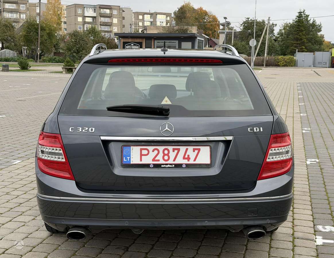 Mercedes-Benz C320 2008 — photo 7