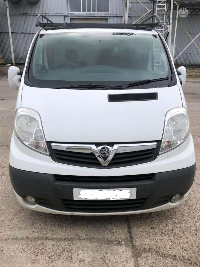 Opel Vivaro 2012 — вигляд ззаду