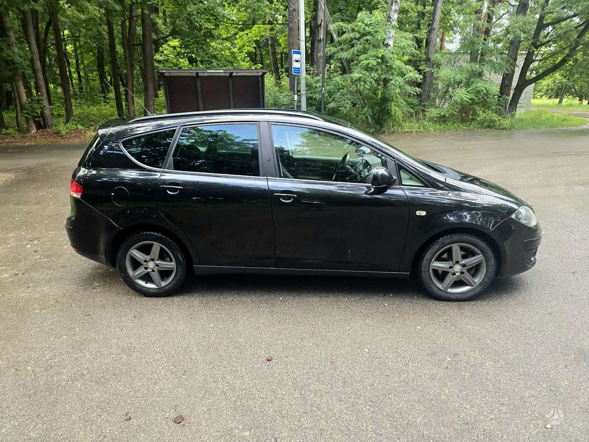 Seat Altea 2014 — салон