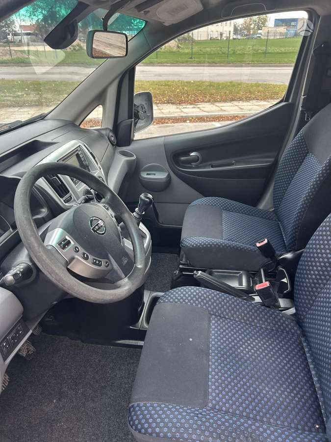 Nissan NV200 2011 — photo 15