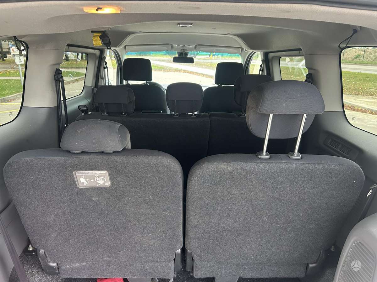Nissan NV200 2011 — photo 19