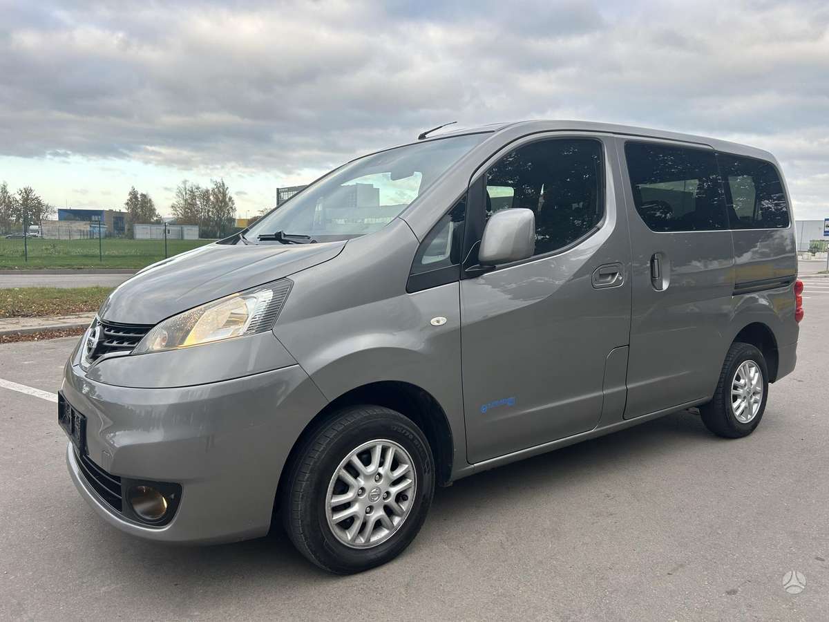 Nissan NV200 2011 — engine 1461 cm³, 110 HP (81kW)