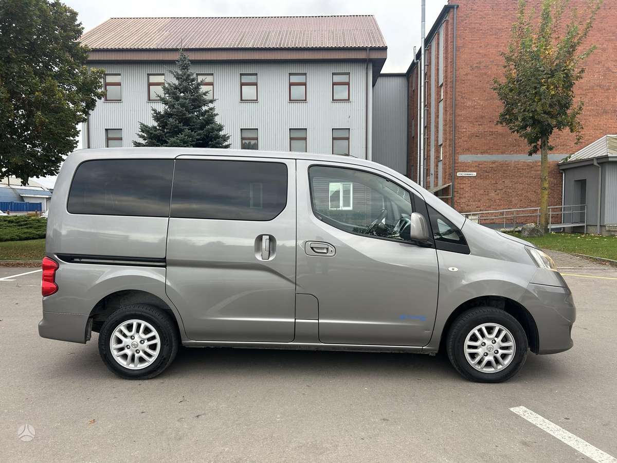 Nissan NV200 2011 — photo 5