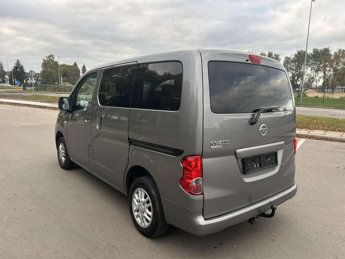Nissan NV200 2011 — photo 8