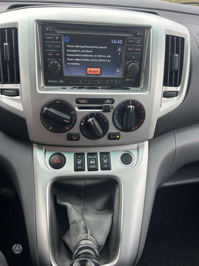 Nissan NV200 2011 — photo 9
