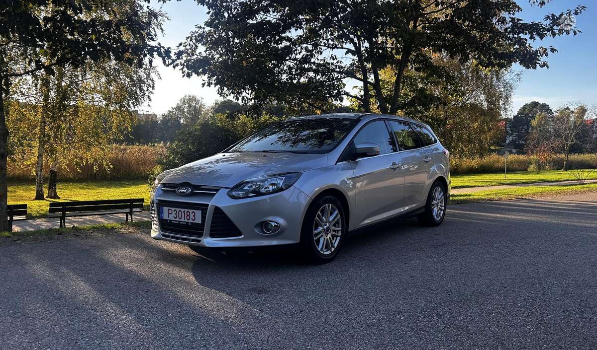 Ford Focus 2013 — двигун 999 cm³, 125 HP (92kW)