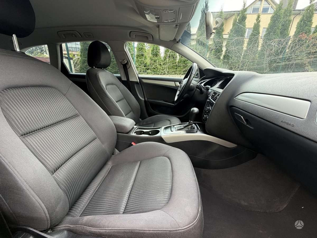 Audi A4 2009 — photo 11