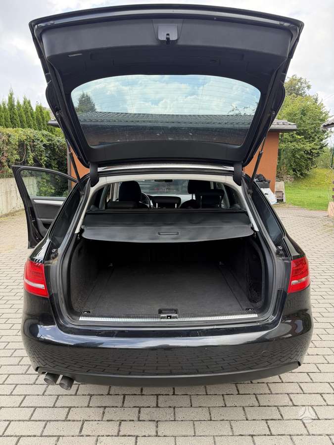 Audi A4 2009 — photo 15