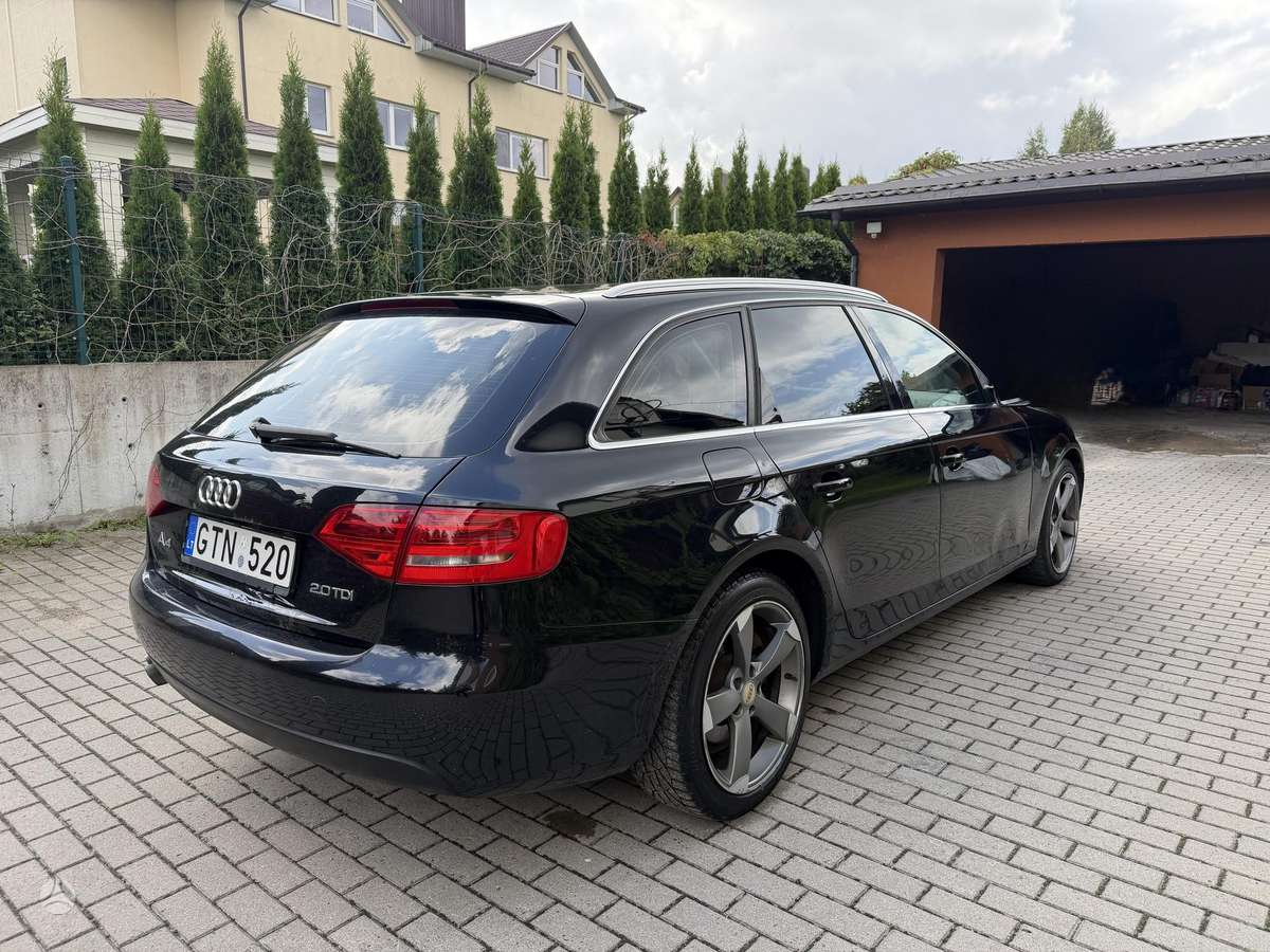 Audi A4 2009 — photo 7