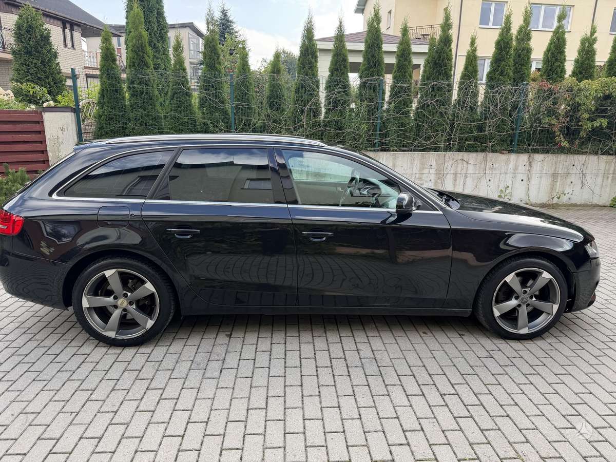 Audi A4 2009 — photo 8