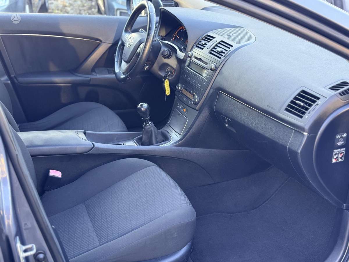 Toyota Avensis 2010 — photo 6