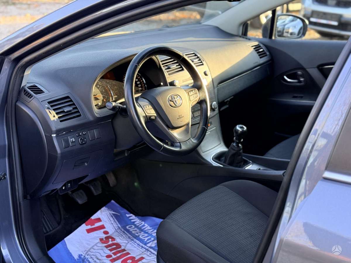 Toyota Avensis 2010 — photo 8