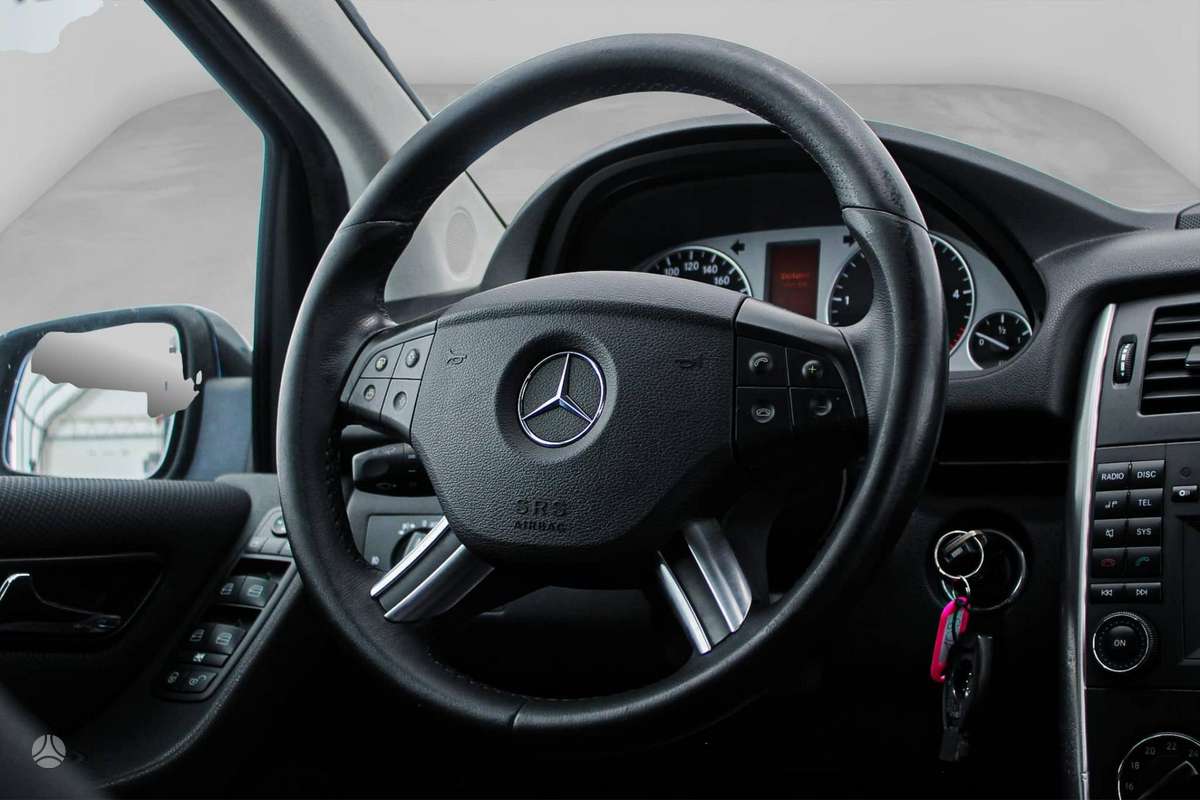 Mercedes-Benz B180 2011 — фото 10