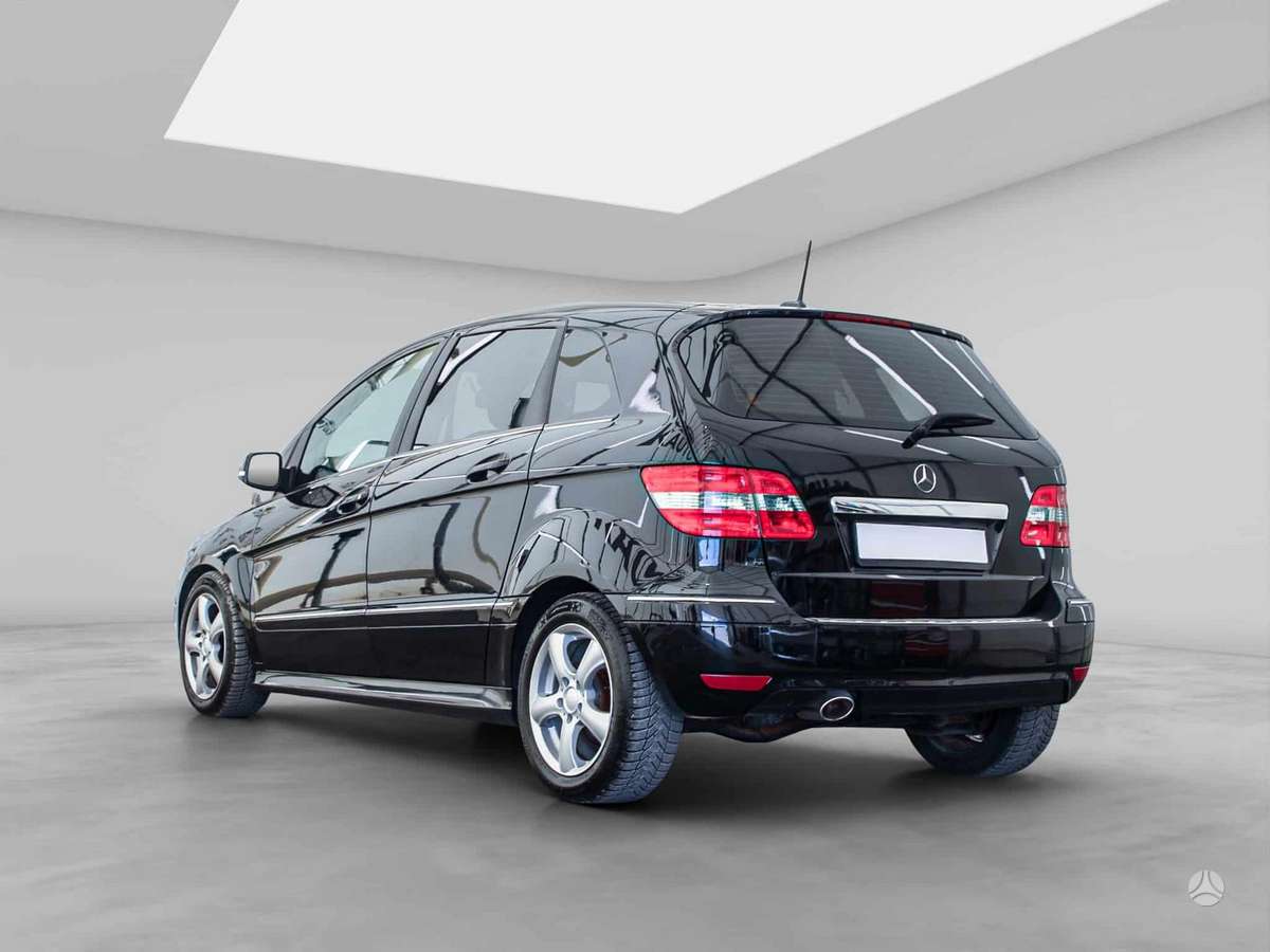 Mercedes-Benz B180 2011 — двигун 2000 cm³, 109 HP (80kW)