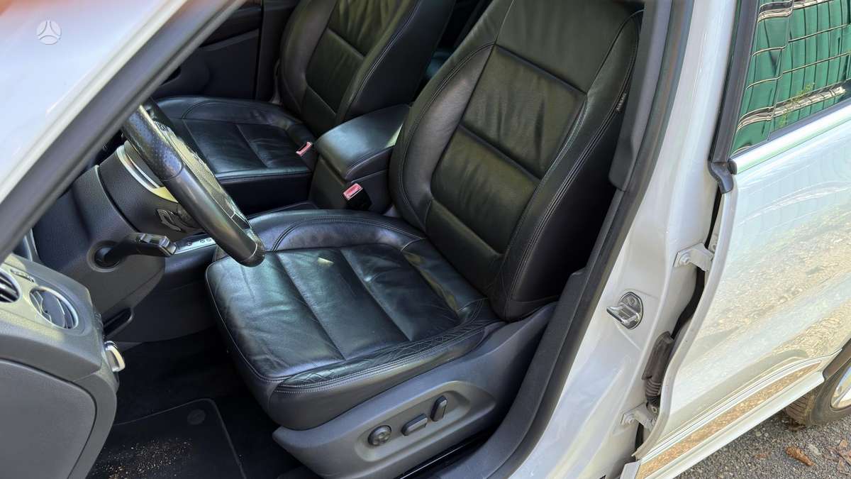 Volkswagen Tiguan 2012 — photo 11