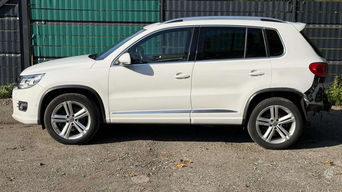 Volkswagen Tiguan 2012 — photo 8