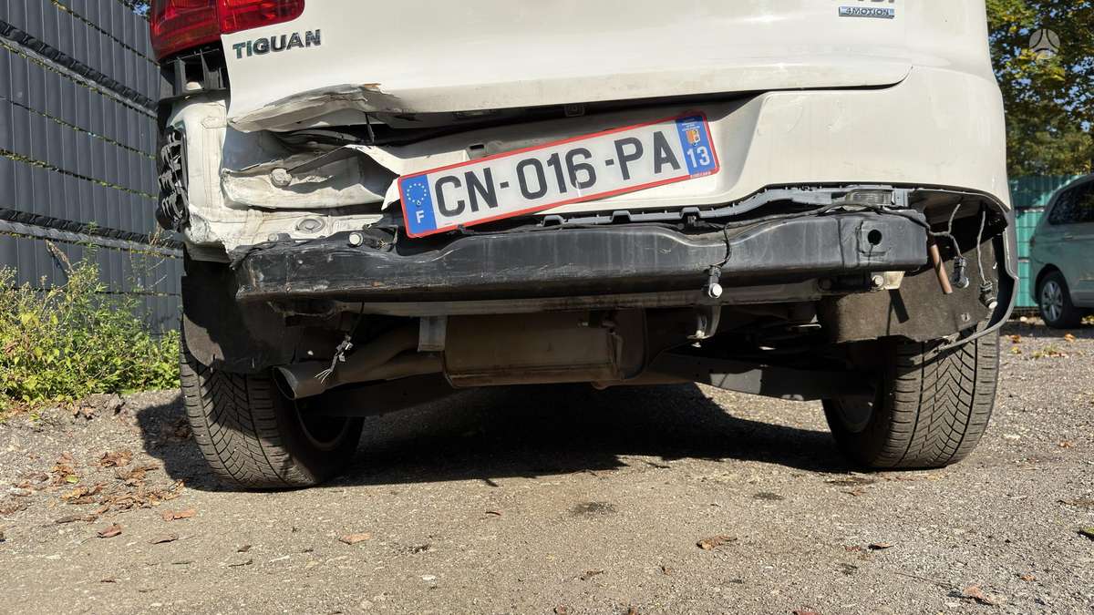 Volkswagen Tiguan 2012 — photo 9