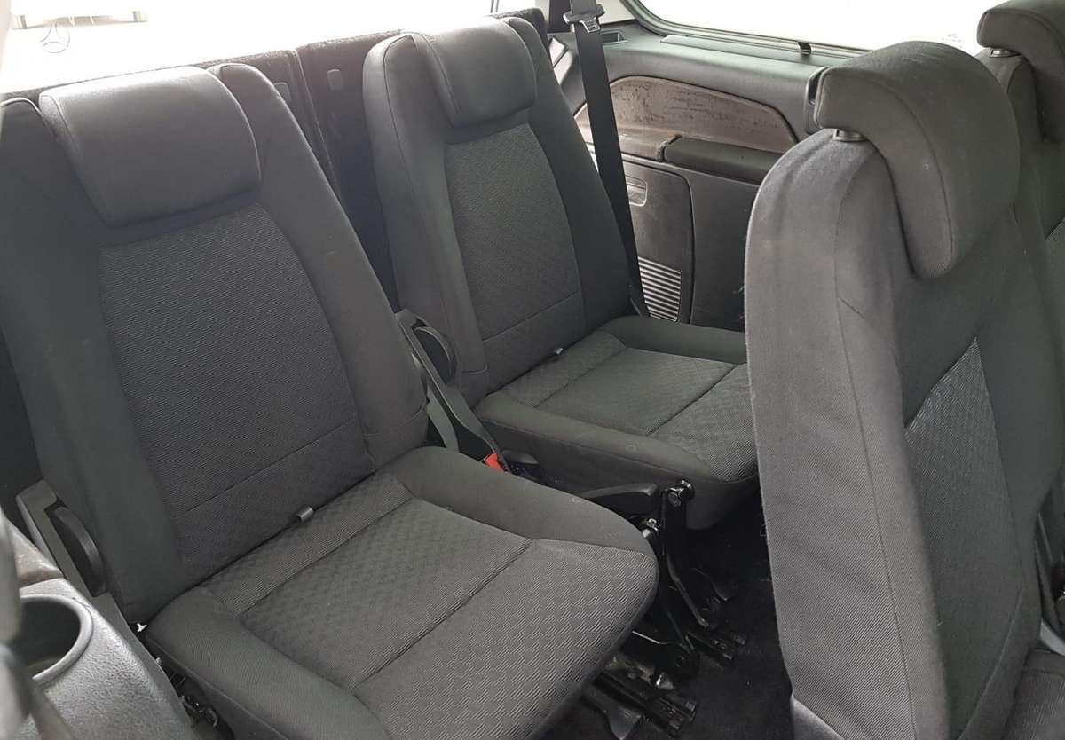 Ford Galaxy 2009 — photo 10