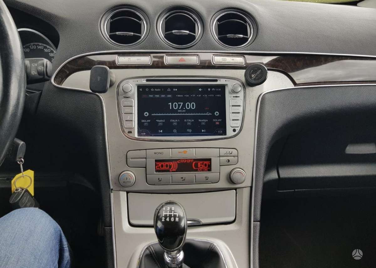 Ford Galaxy 2009 — photo 12