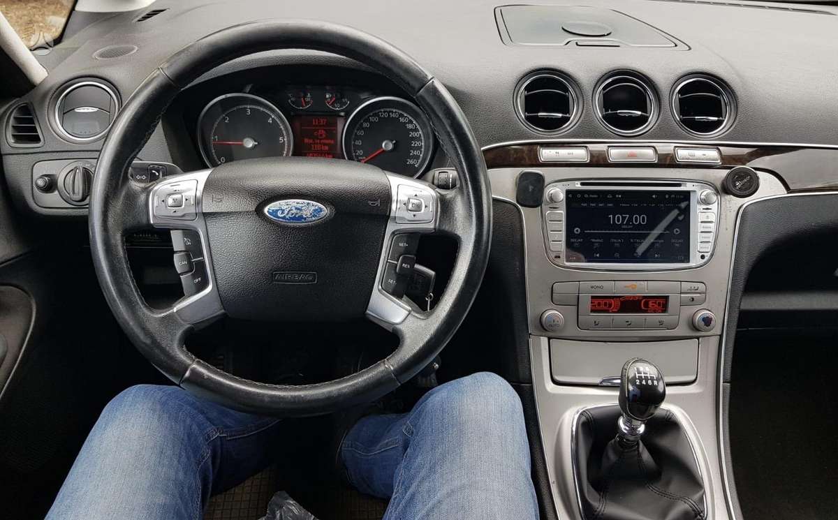 Ford Galaxy 2009 — photo 14