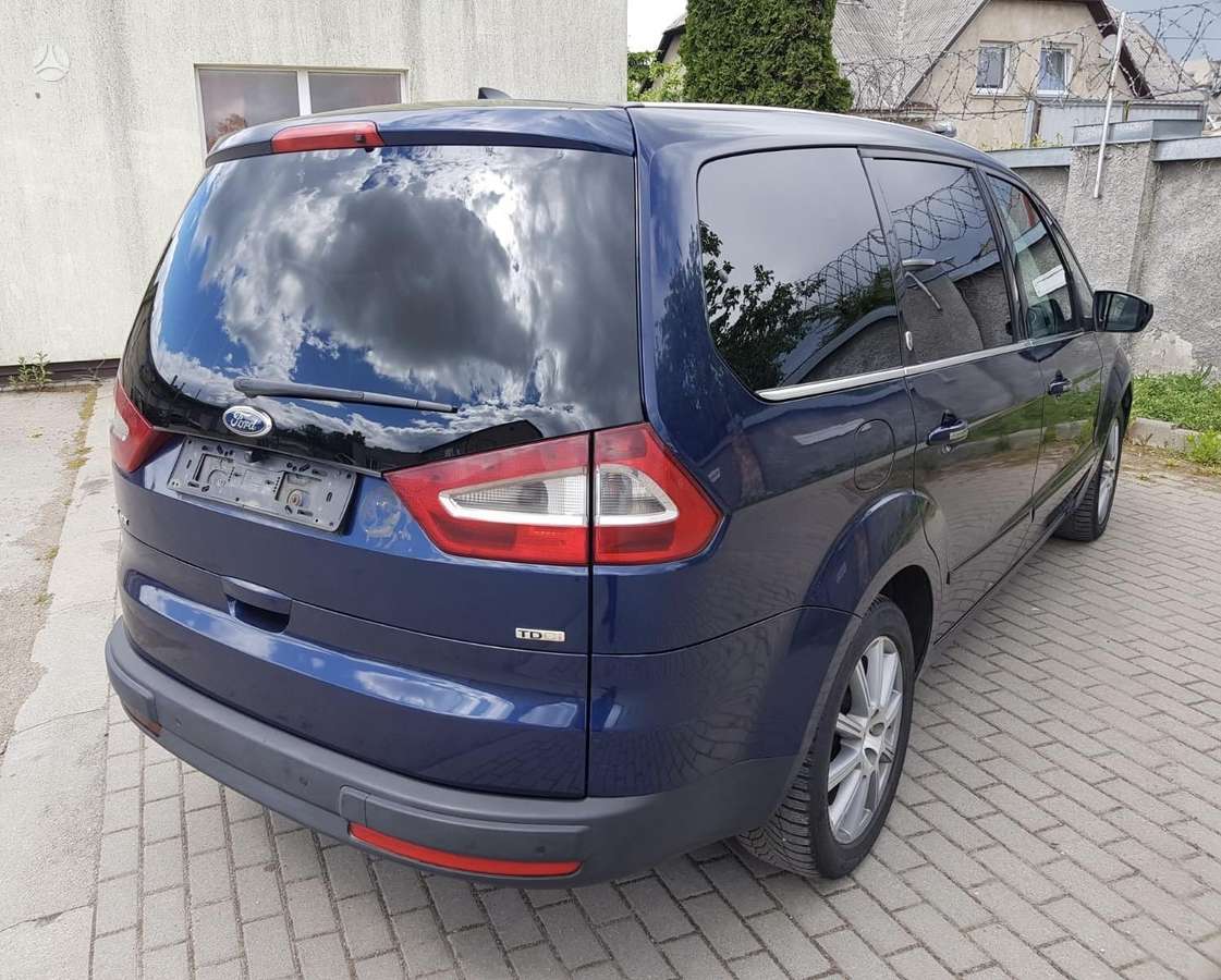 Ford Galaxy 2009 — interior
