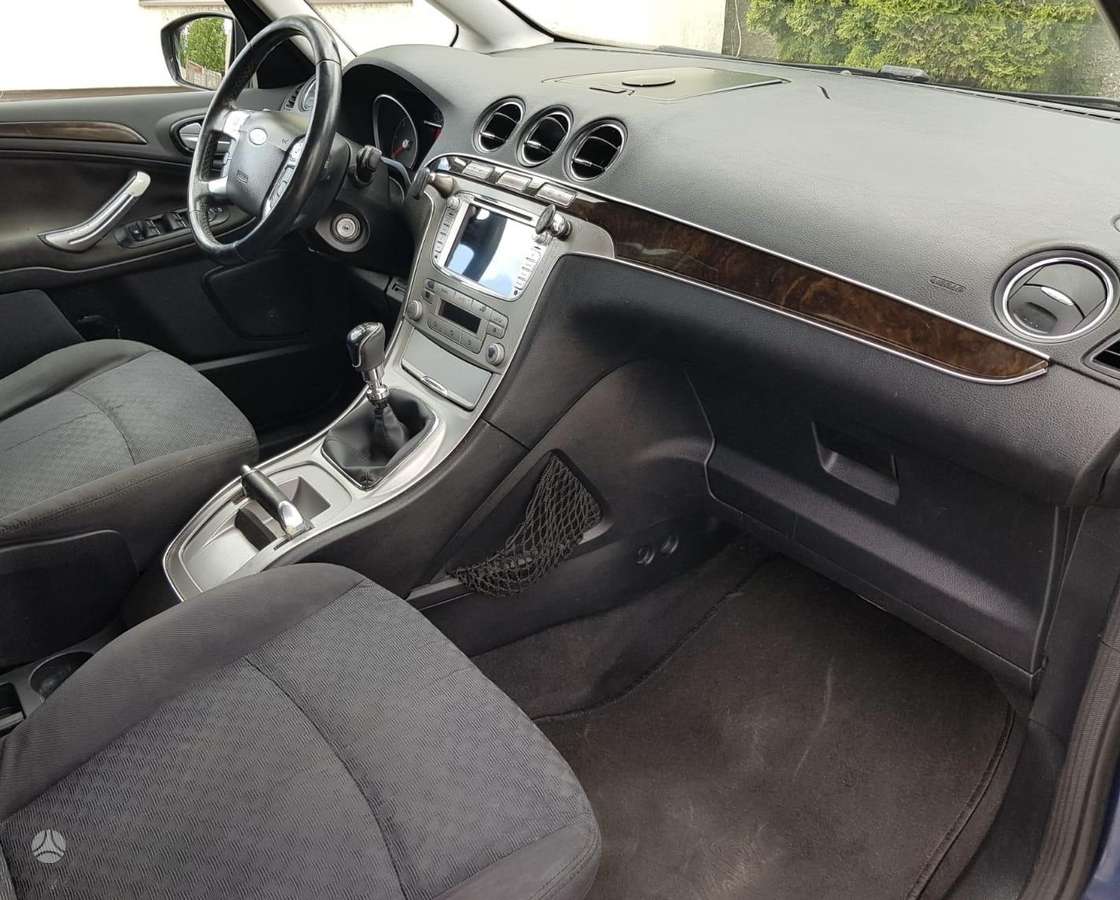 Ford Galaxy 2009 — photo 8