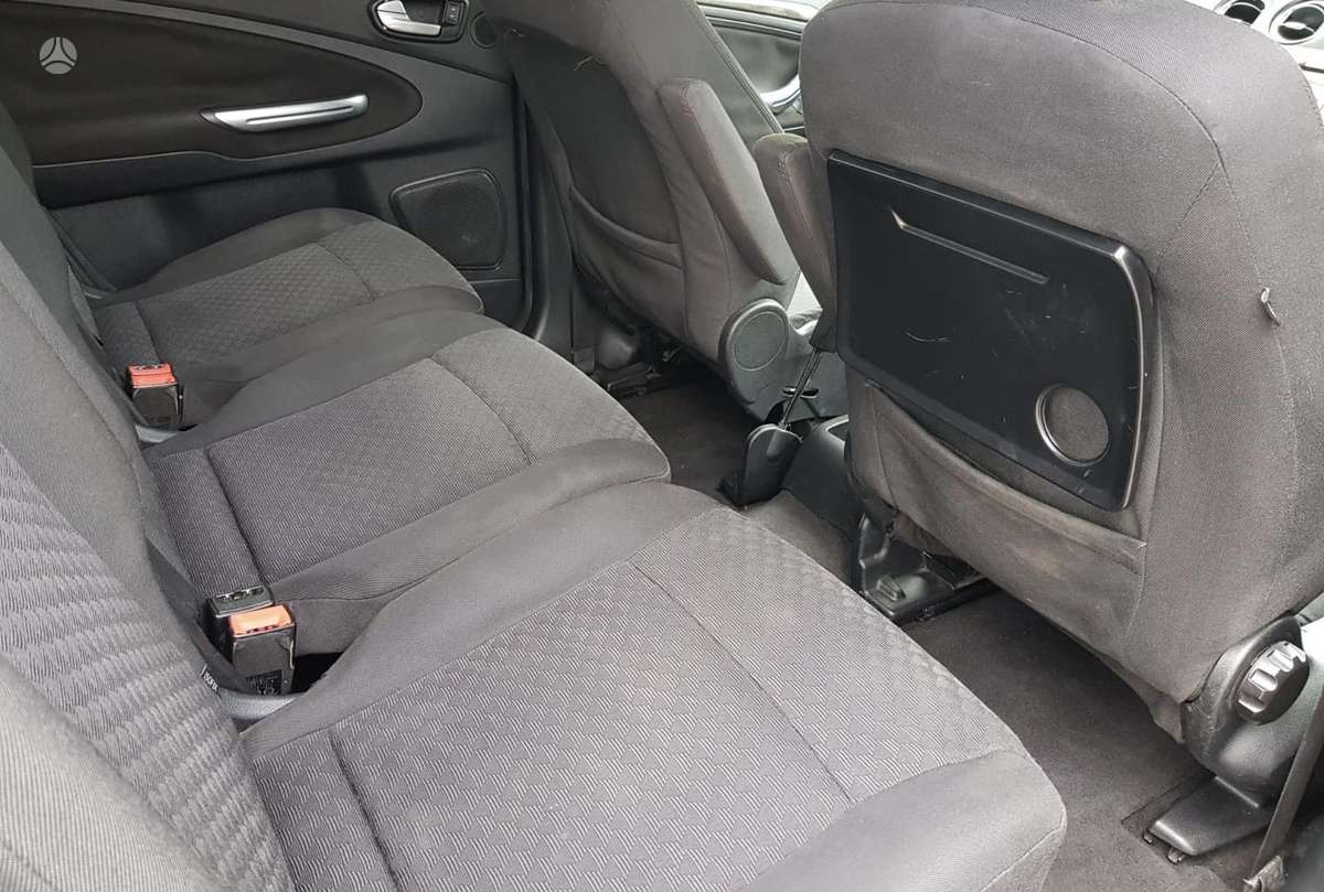 Ford Galaxy 2009 — photo 9
