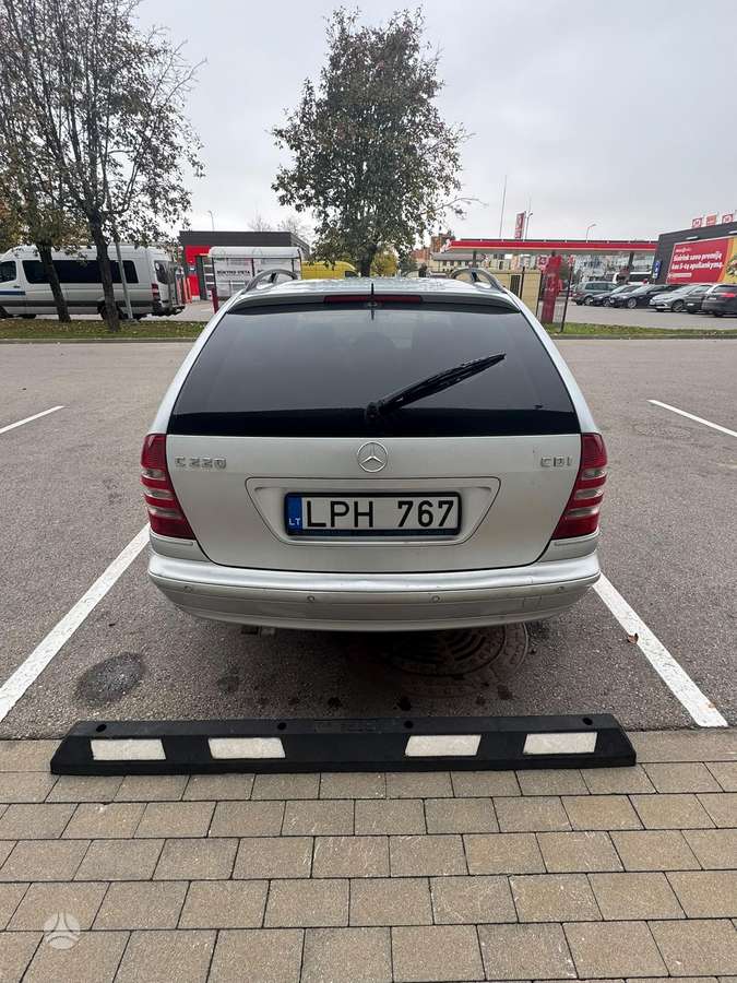 Mercedes-Benz C220 2006 — photo 7