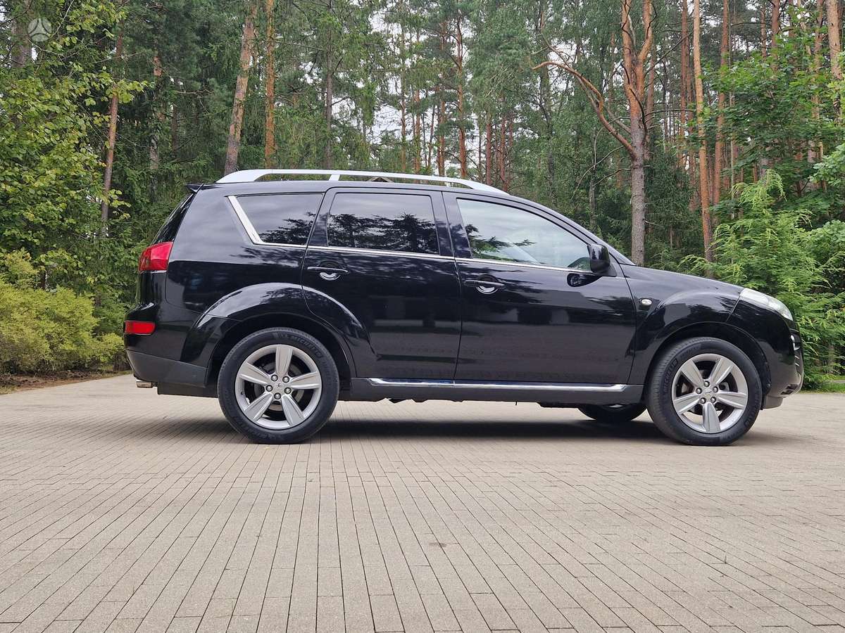 Peugeot 4007, 2011