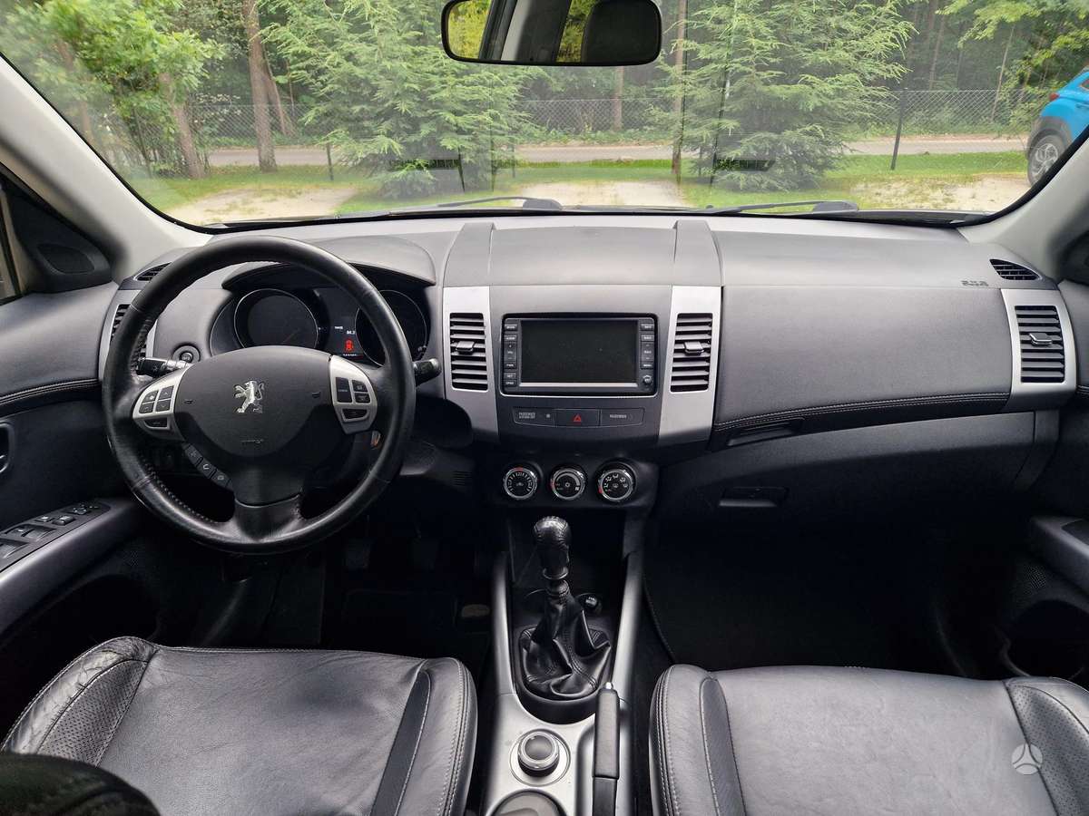 Peugeot 4007 2011 — photo 10