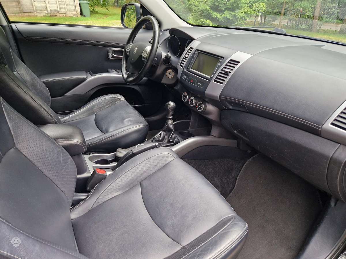 Peugeot 4007 2011 — photo 12