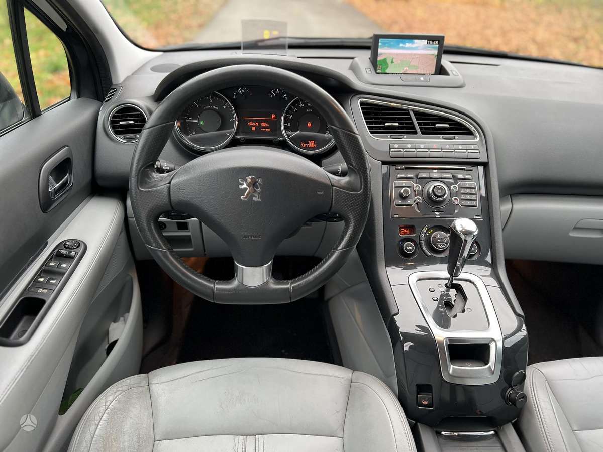Peugeot 5008 2010 — photo 10