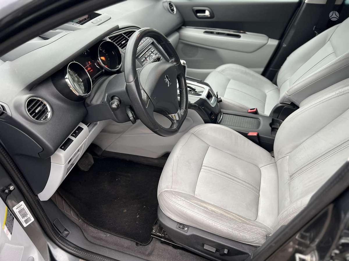 Peugeot 5008 2010 — photo 11