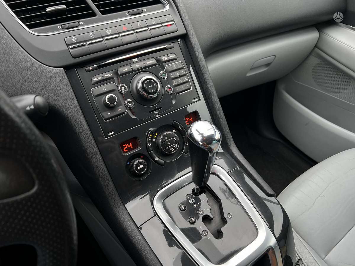 Peugeot 5008 2010 — photo 15