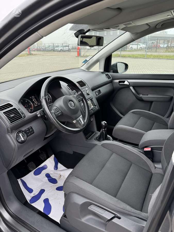 Volkswagen Touran 2014 — photo 8