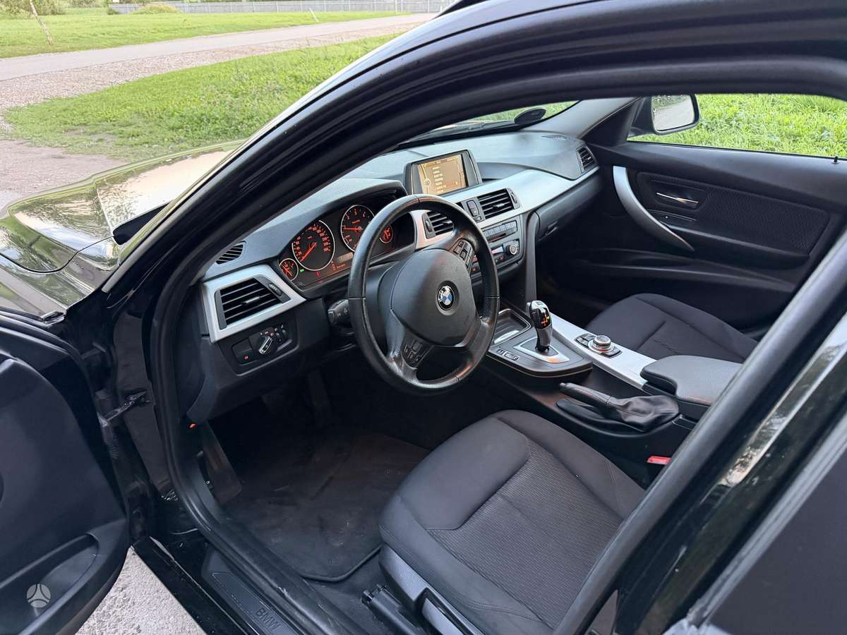 BMW 320 2012 — photo 9