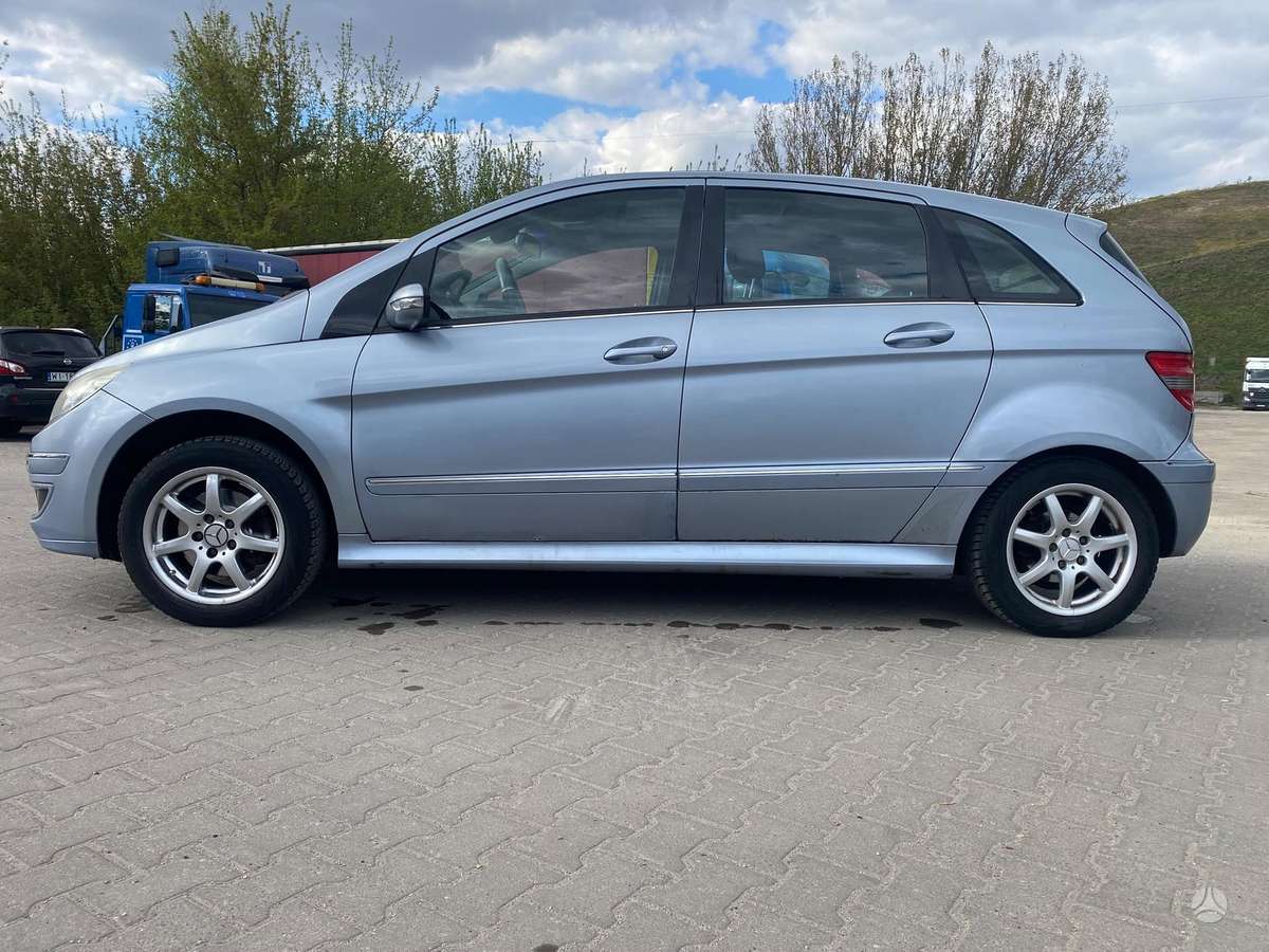 Mercedes-Benz B200 2005 — двигун 2034 cm³, 136 HP (100kW)