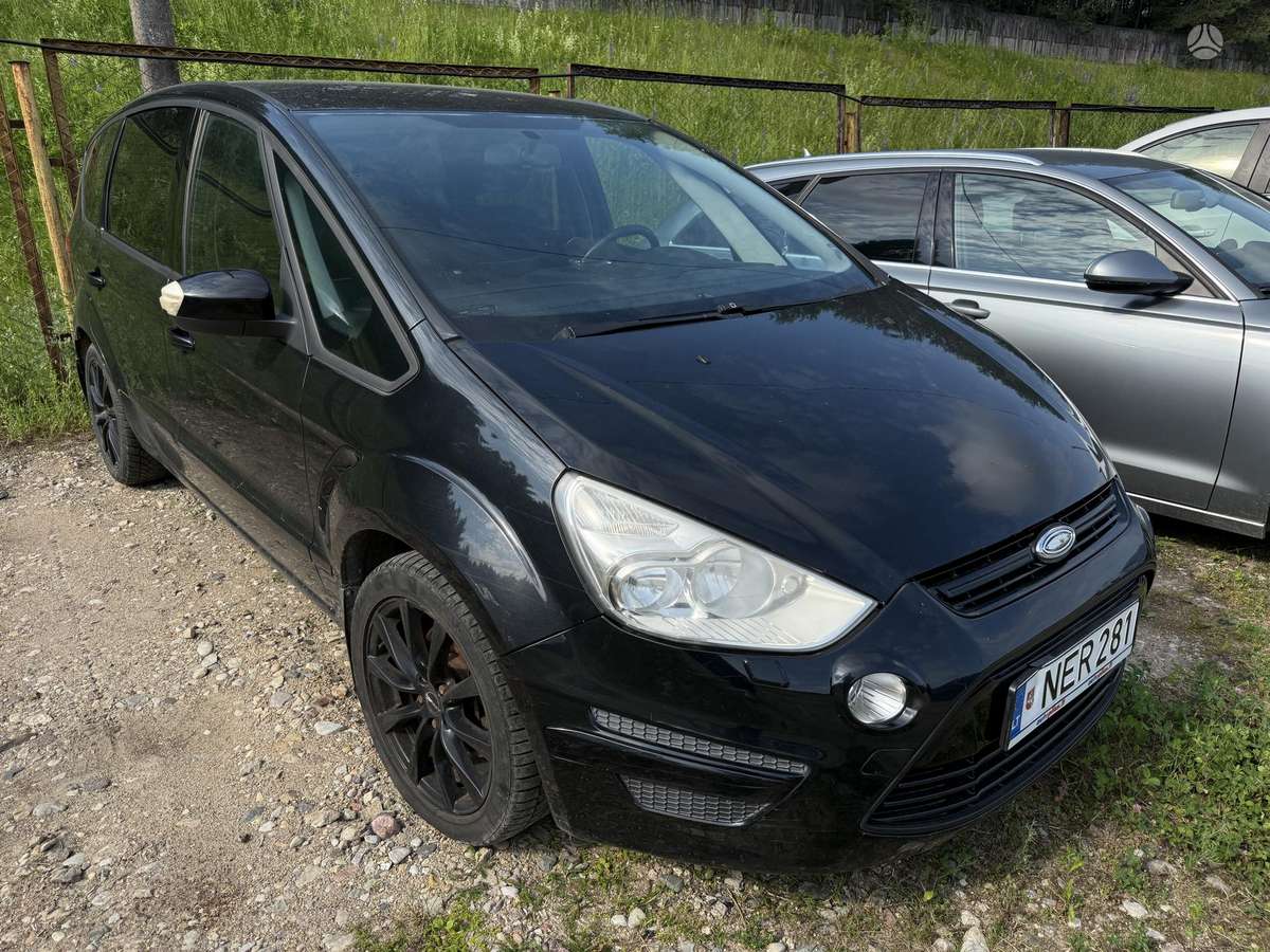 Ford S-MAX 2010 — interior