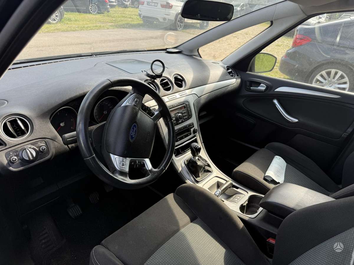 Ford S-MAX 2010 — photo 6