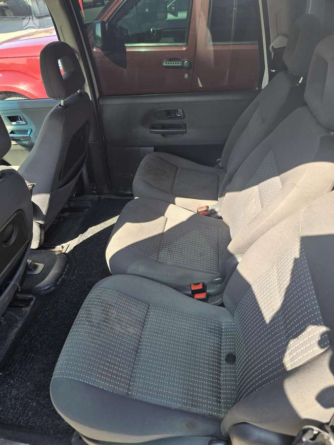 Seat Alhambra 2010 — photo 6
