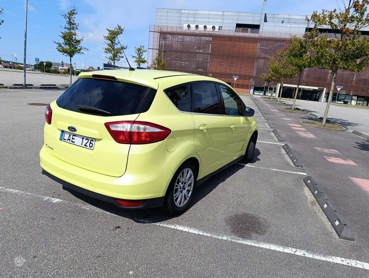 Ford C-MAX 2011 — салон