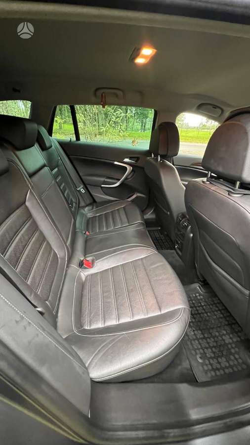Opel Insignia 2010 — photo 17