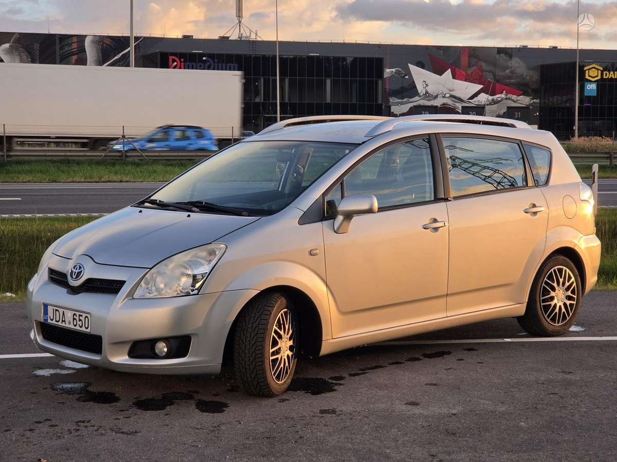Toyota Corolla 2008 — салон