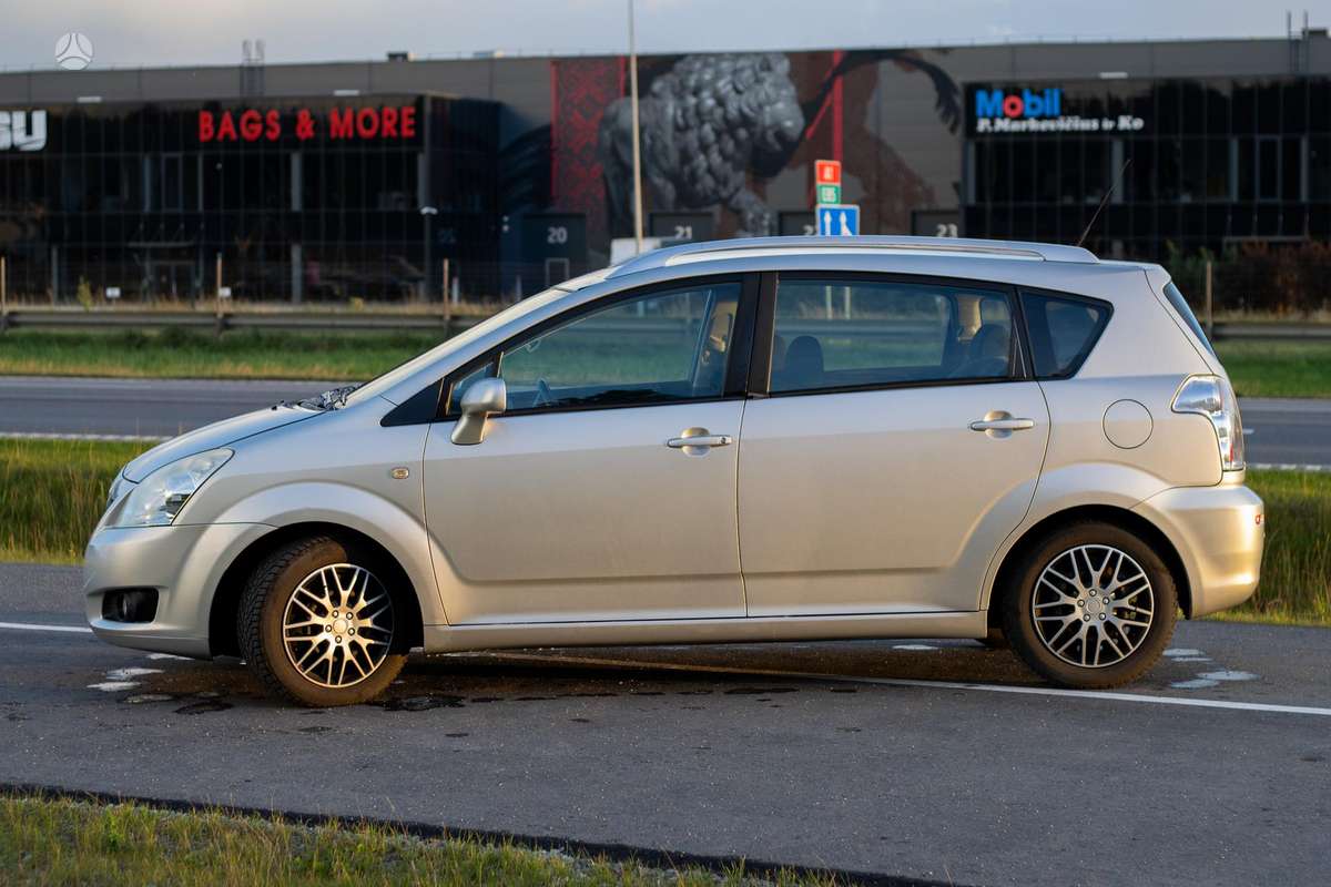 Toyota Corolla 2008 — двигун 2231 cm³, 136 HP (100kW)